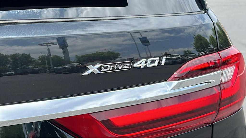 Thumbnail: 2021 BMW X7 - 7