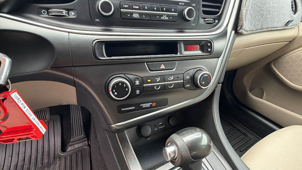 Thumbnail: 2015 Kia Optima - 14