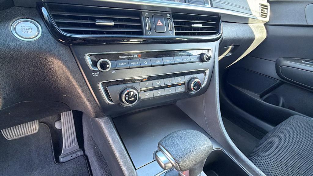 Thumbnail: 2020 Kia Optima - 22