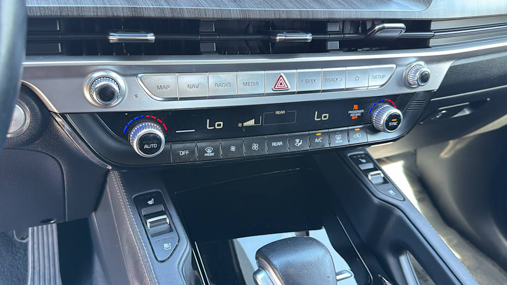 Thumbnail: 2023 Kia Telluride - 21