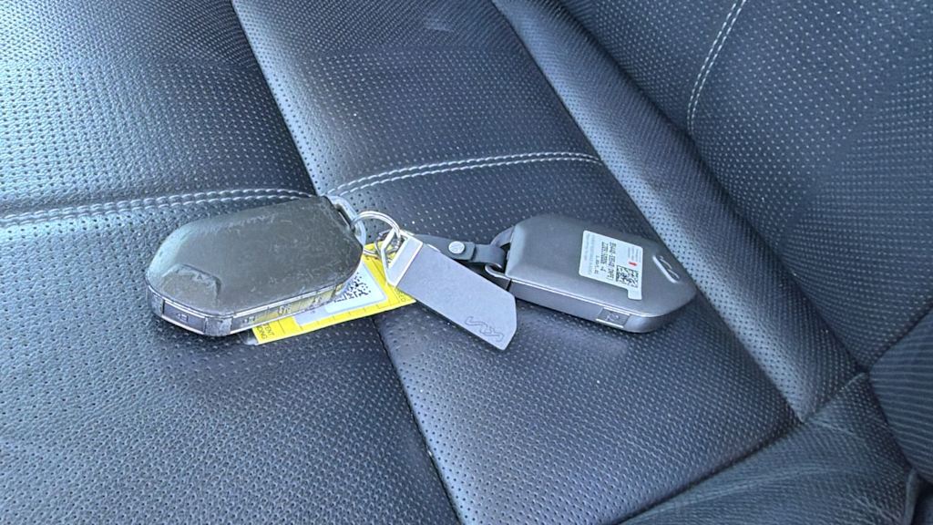 Thumbnail: 2023 Kia Telluride - 16