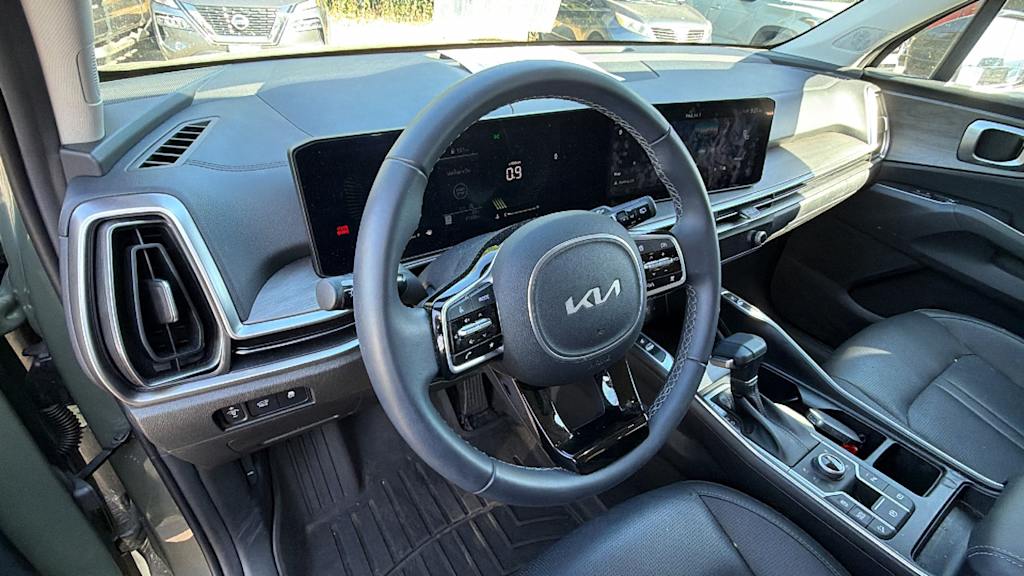 Thumbnail: 2025 Kia Sorento - 2