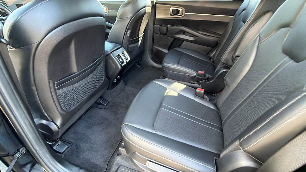 Thumbnail: 2022 Kia Sorento - 11