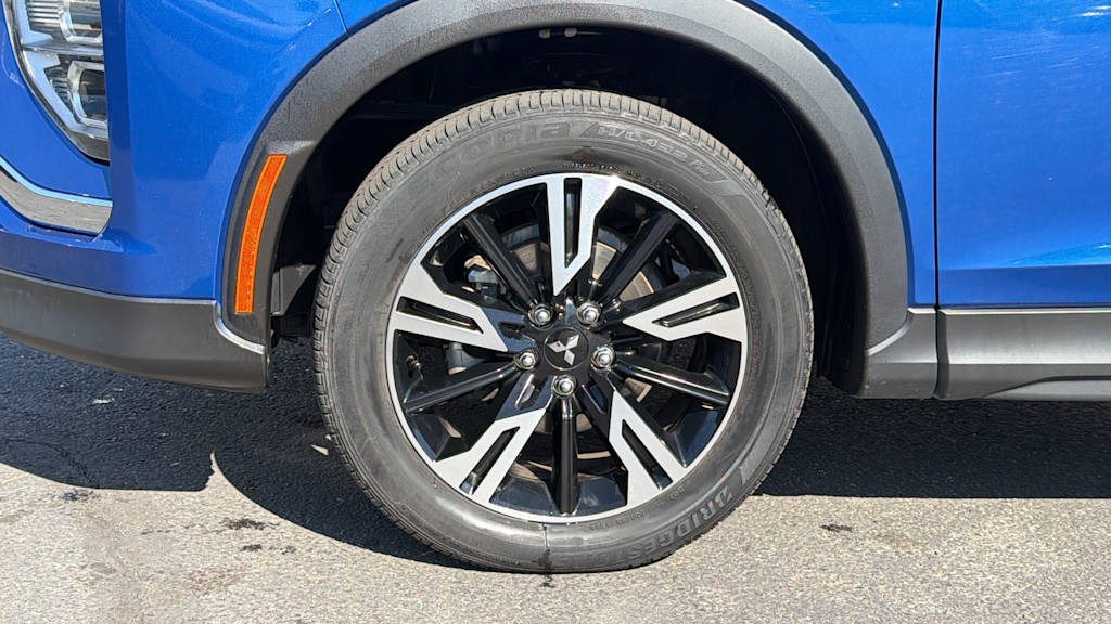 Thumbnail: 2024 Mitsubishi Eclipse Cross - 8