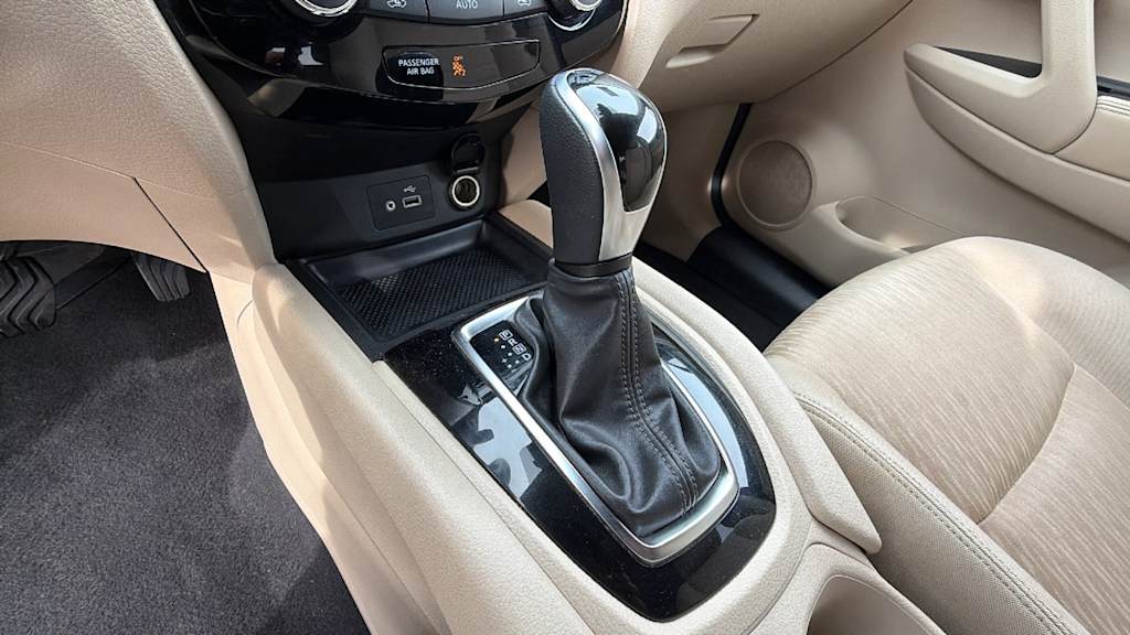 Thumbnail: 2020 Nissan Rogue - 16