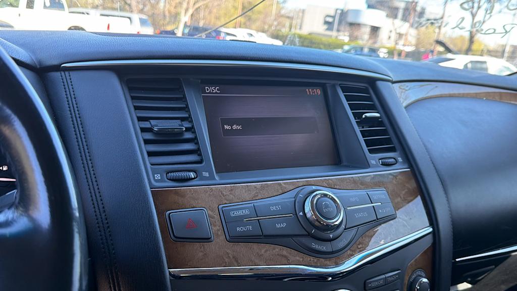 Thumbnail: 2011 INFINITI QX56 - 13