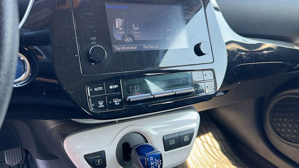 2017 Toyota Prius One 13