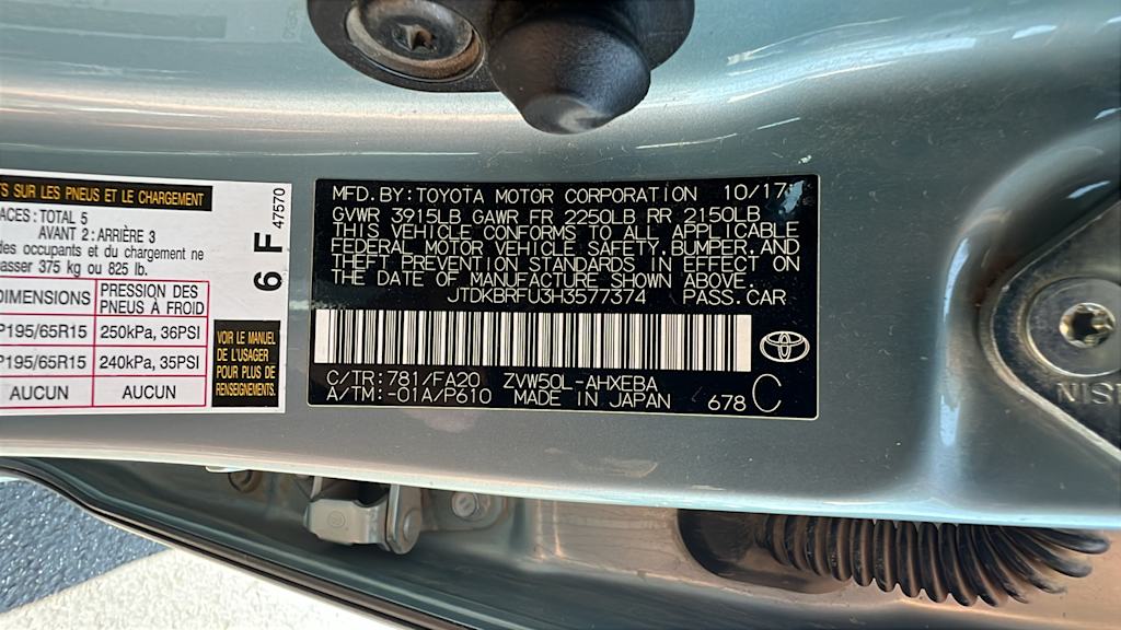2017 Toyota Prius One 16