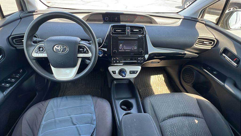 2017 Toyota Prius One 12
