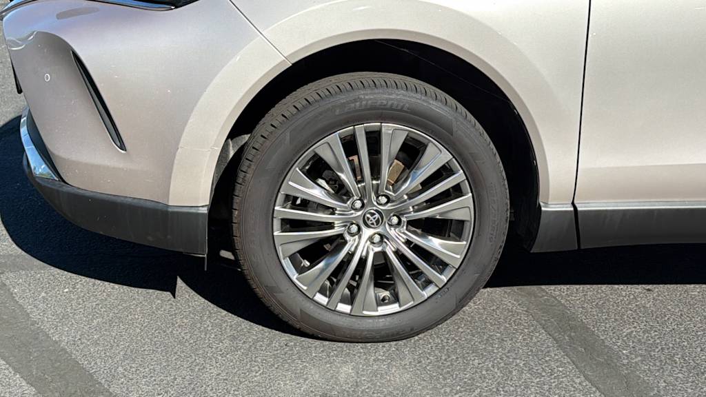 Thumbnail: 2021 Toyota Venza - 8