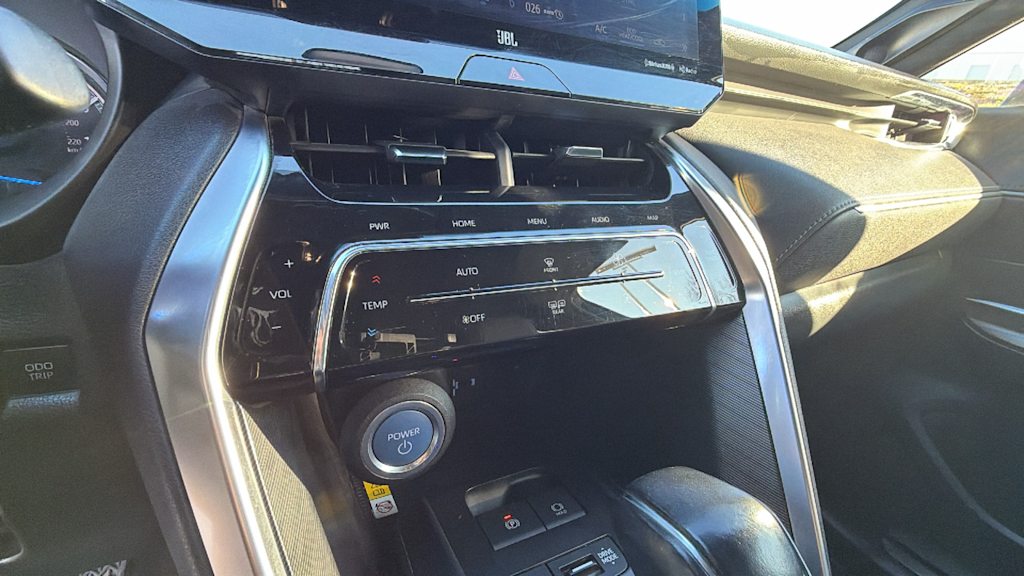 Thumbnail: 2021 Toyota Venza - 21