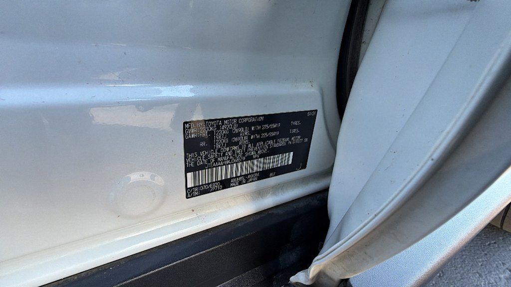 Thumbnail: 2021 Toyota Venza - 29