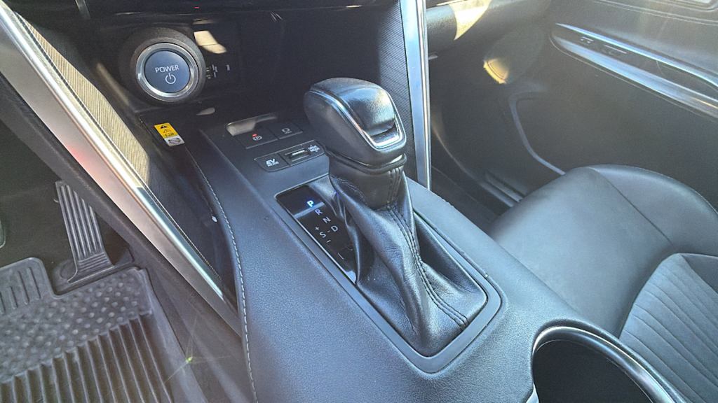 Thumbnail: 2021 Toyota Venza - 14