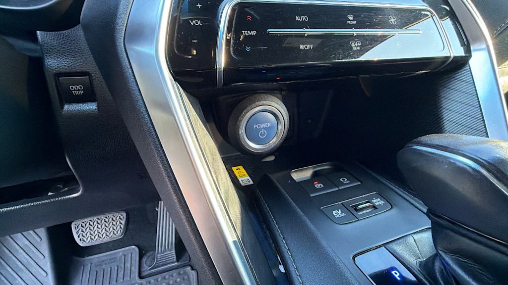 Thumbnail: 2021 Toyota Venza - 23