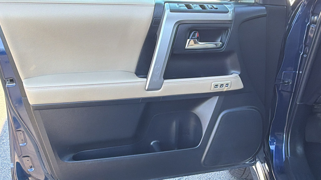 Thumbnail: 2016 Toyota 4Runner - 29