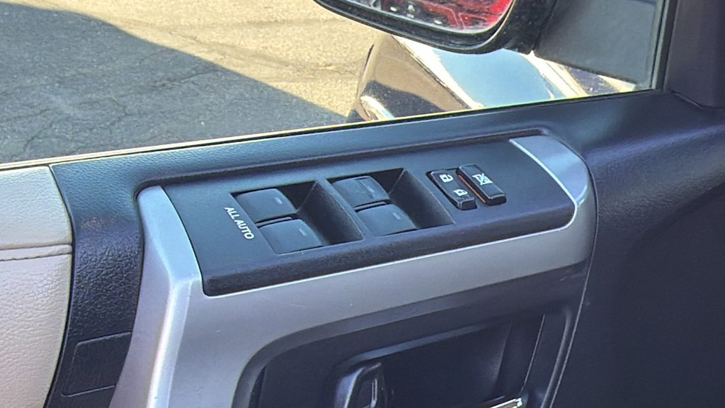 Thumbnail: 2016 Toyota 4Runner - 28