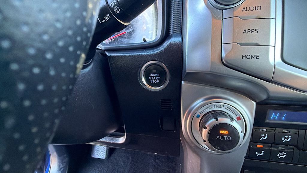 Thumbnail: 2016 Toyota 4Runner - 25