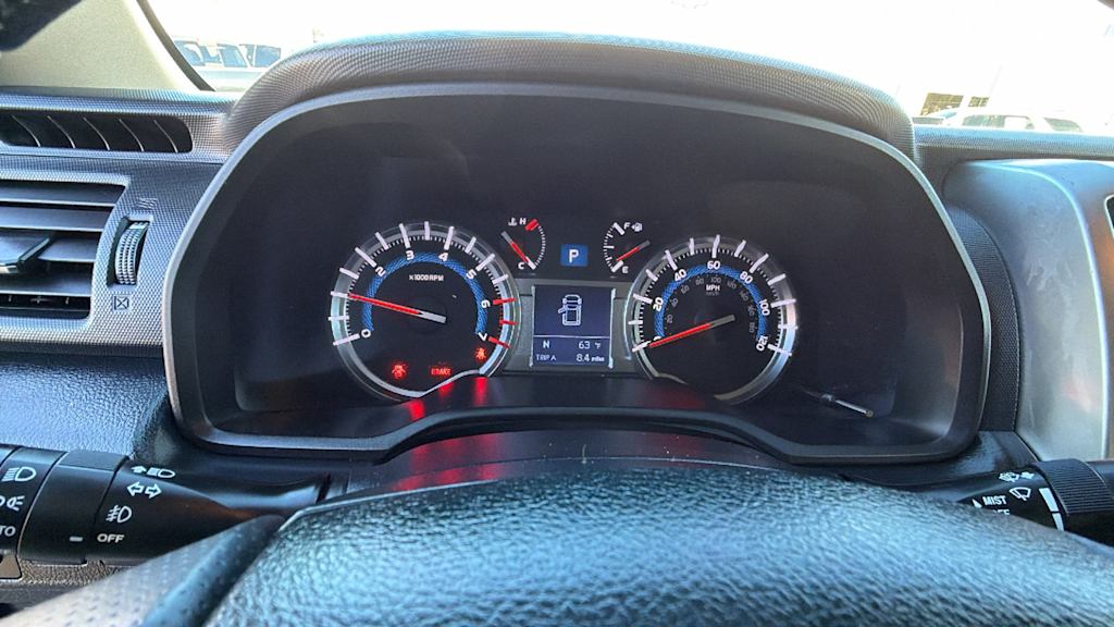 Thumbnail: 2016 Toyota 4Runner - 15