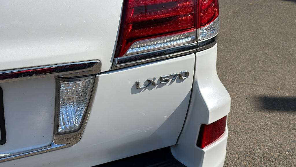 Thumbnail: 2015 Lexus LX - 21
