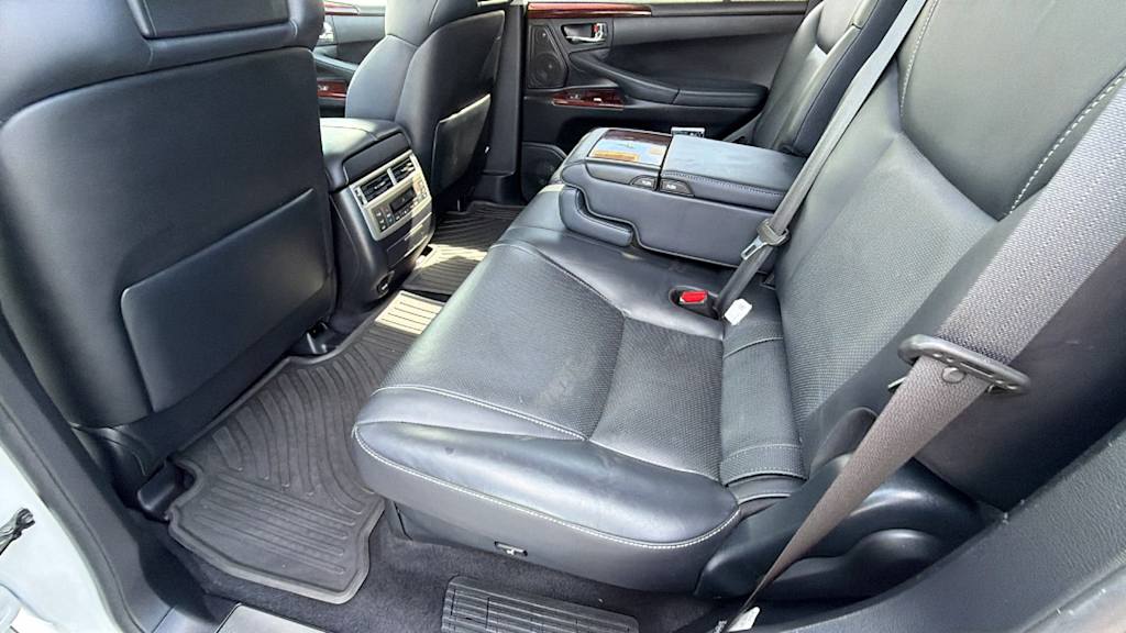 Thumbnail: 2015 Lexus LX - 12