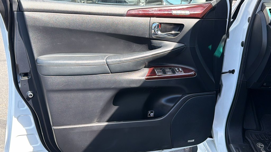 Thumbnail: 2015 Lexus LX - 28