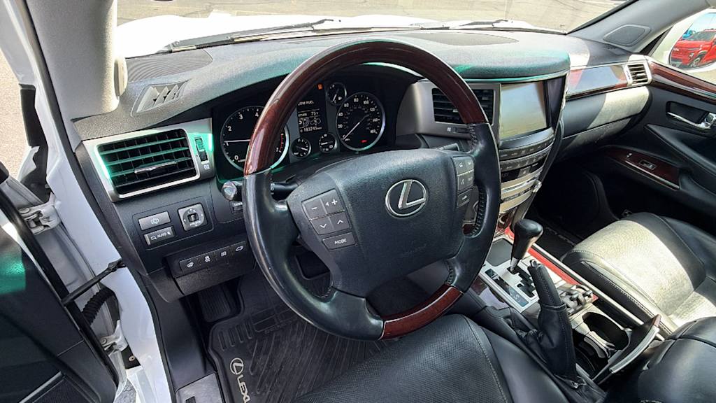 Thumbnail: 2015 Lexus LX - 2
