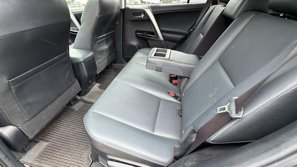 Thumbnail: 2018 Toyota RAV4 - 10