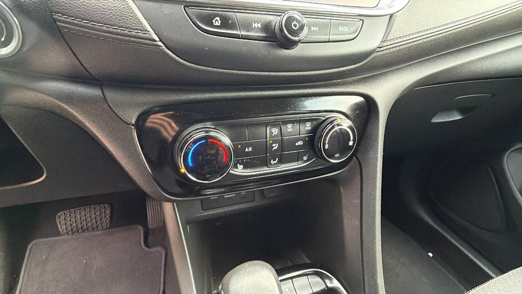 Thumbnail: 2023 Buick Encore GX - 21