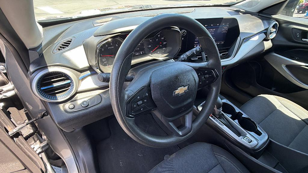 Thumbnail: 2024 Chevrolet Trax - 2