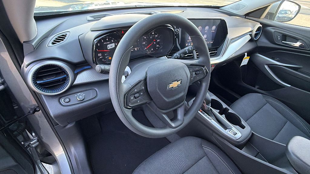 Thumbnail: 2026 Chevrolet Trax - 2