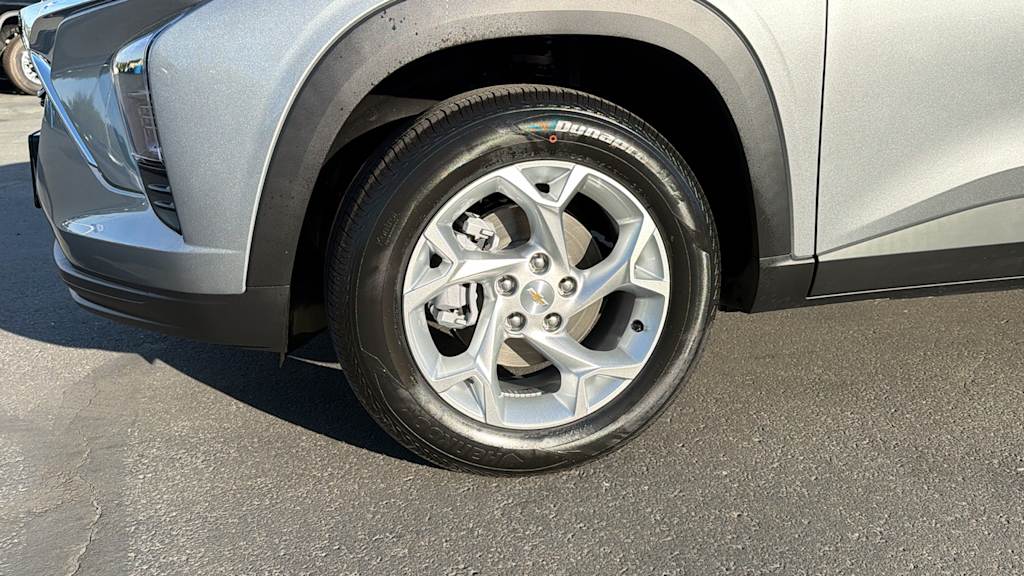 Thumbnail: 2026 Chevrolet Trax - 8