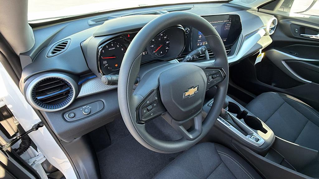Thumbnail: 2026 Chevrolet Trax - 2