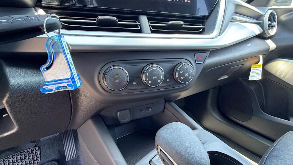 Thumbnail: 2026 Chevrolet Trax - 9