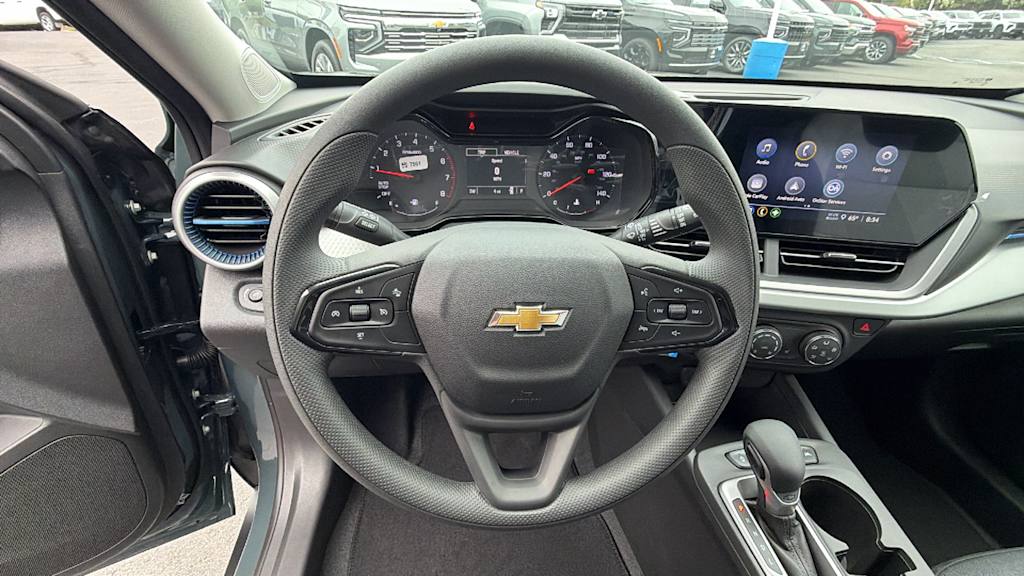 Thumbnail: 2026 Chevrolet Trax - 9