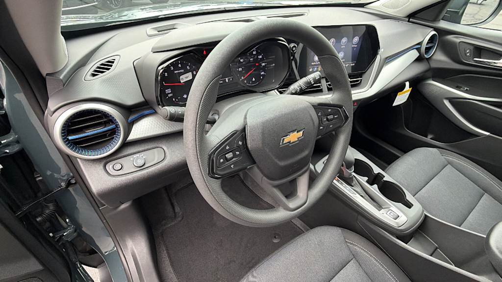 Thumbnail: 2026 Chevrolet Trax - 2