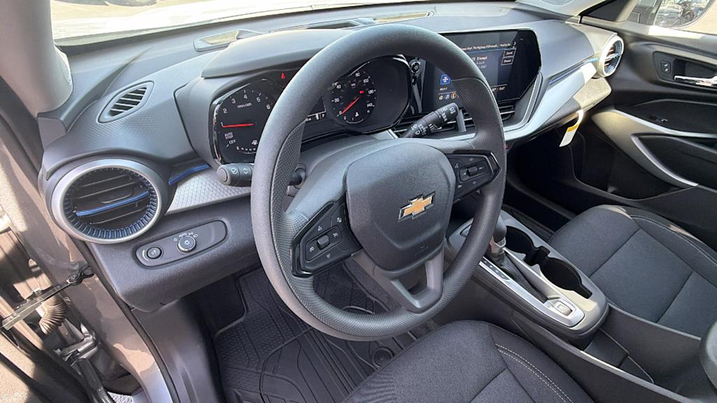 Thumbnail: 2026 Chevrolet Trax - 2