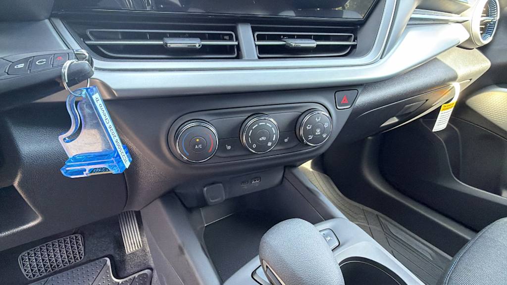 Thumbnail: 2026 Chevrolet Trax - 9
