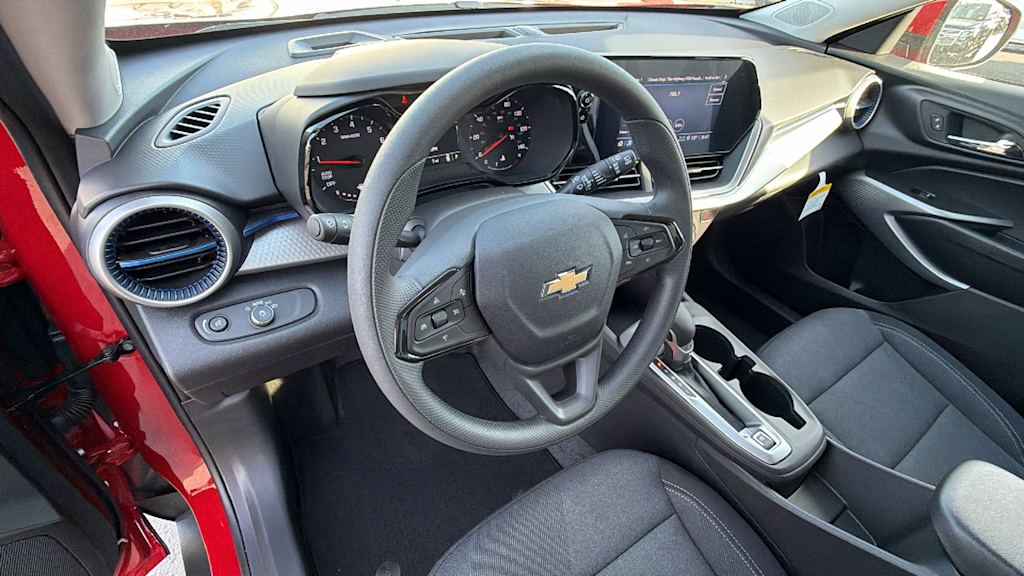 Thumbnail: 2026 Chevrolet Trax - 2