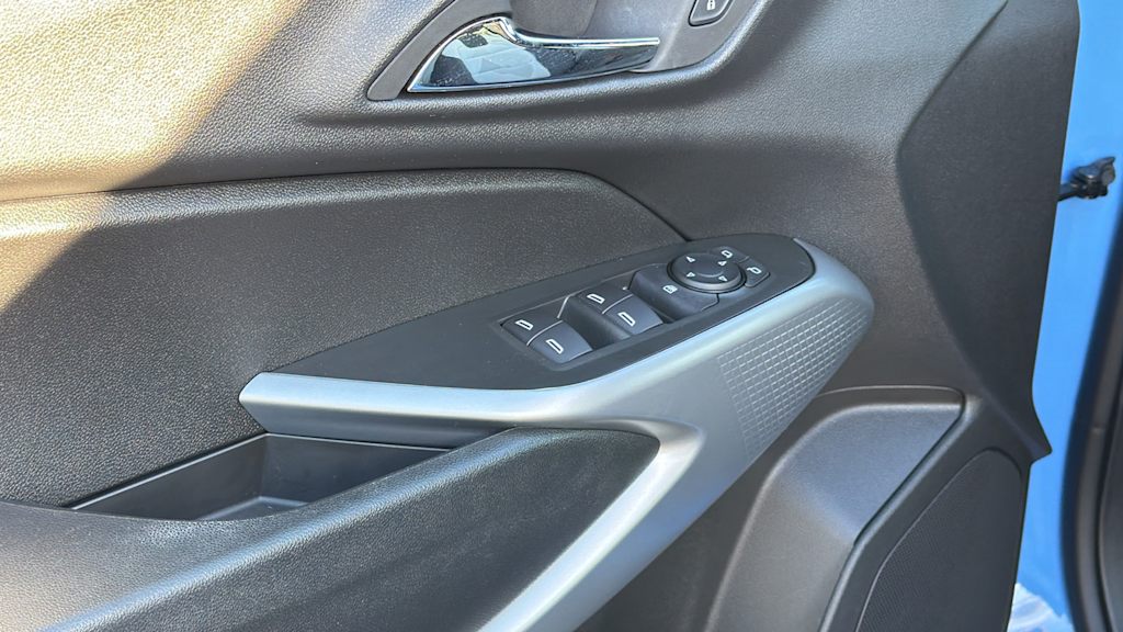 Thumbnail: 2024 Chevrolet Trax - 28