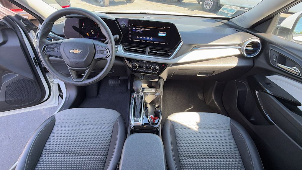 Thumbnail: 2024 Chevrolet Trax - 14