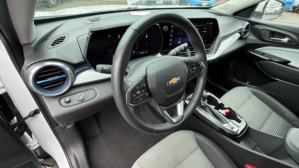 Thumbnail: 2024 Chevrolet Trax - 2