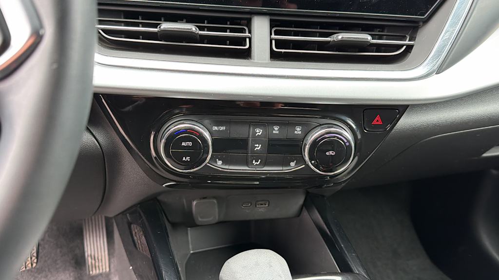 Thumbnail: 2024 Chevrolet Trax - 21