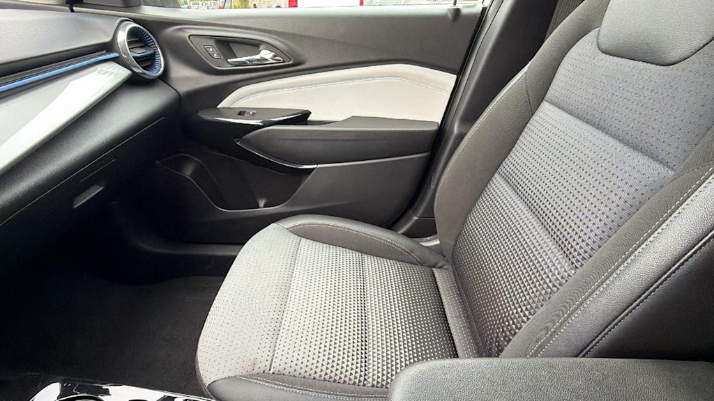 Thumbnail: 2024 Chevrolet Trax - 11