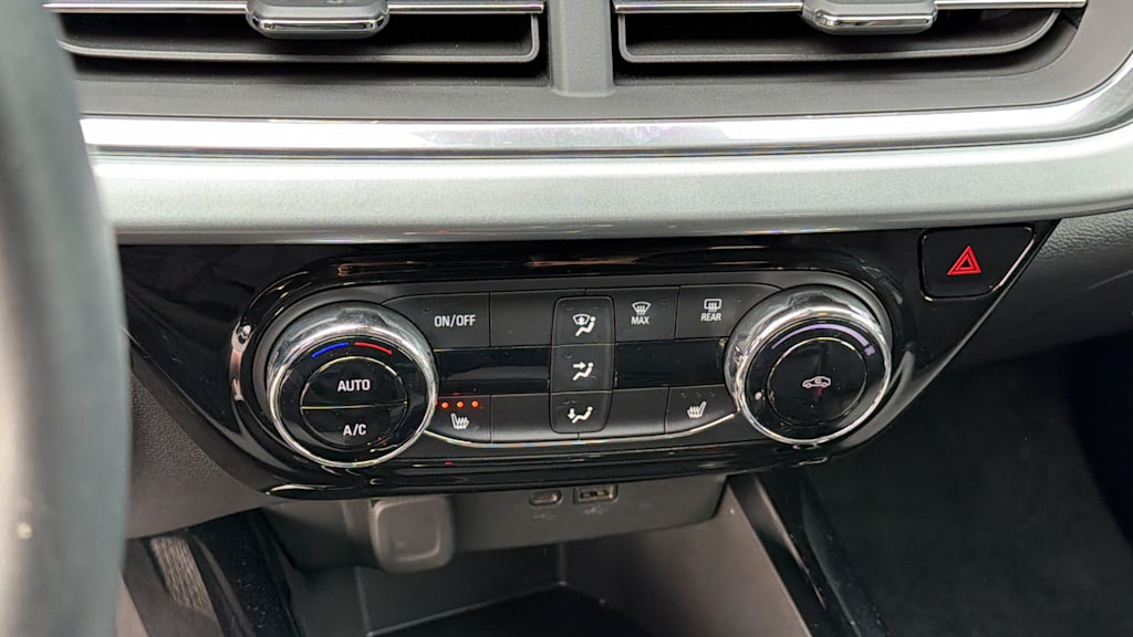 Thumbnail: 2024 Chevrolet Trax - 23