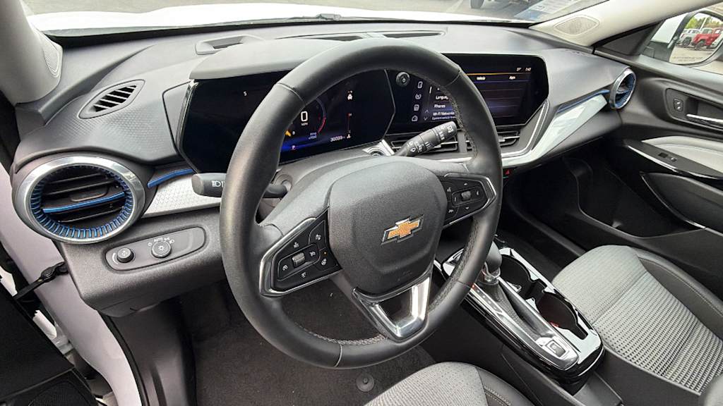 Thumbnail: 2024 Chevrolet Trax - 2