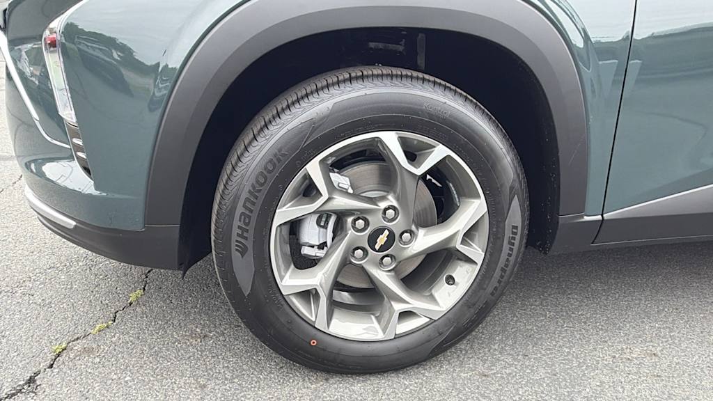 Thumbnail: 2026 Chevrolet Trax - 8