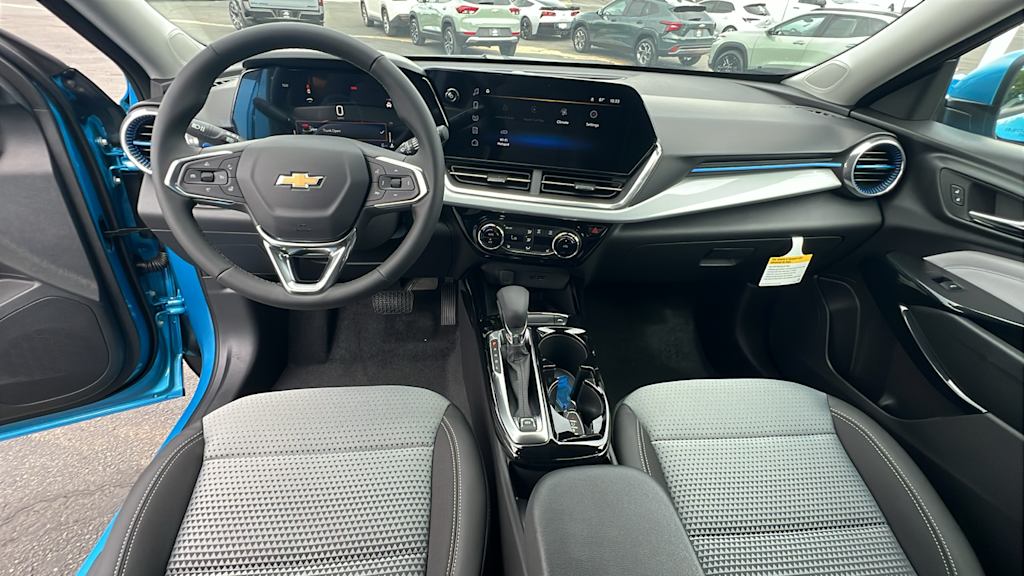 Thumbnail: 2025 Chevrolet Trax - 14