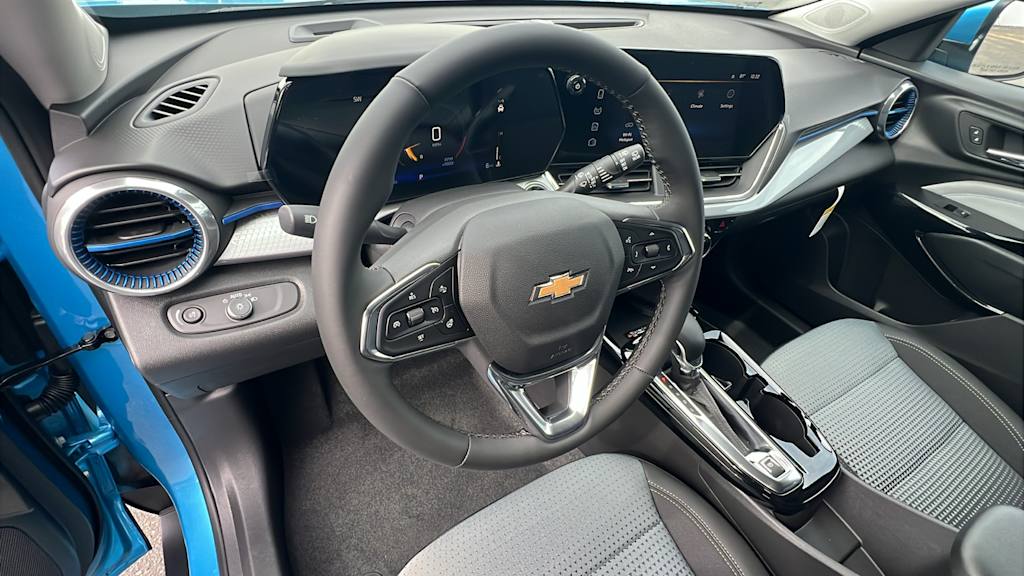 Thumbnail: 2025 Chevrolet Trax - 2