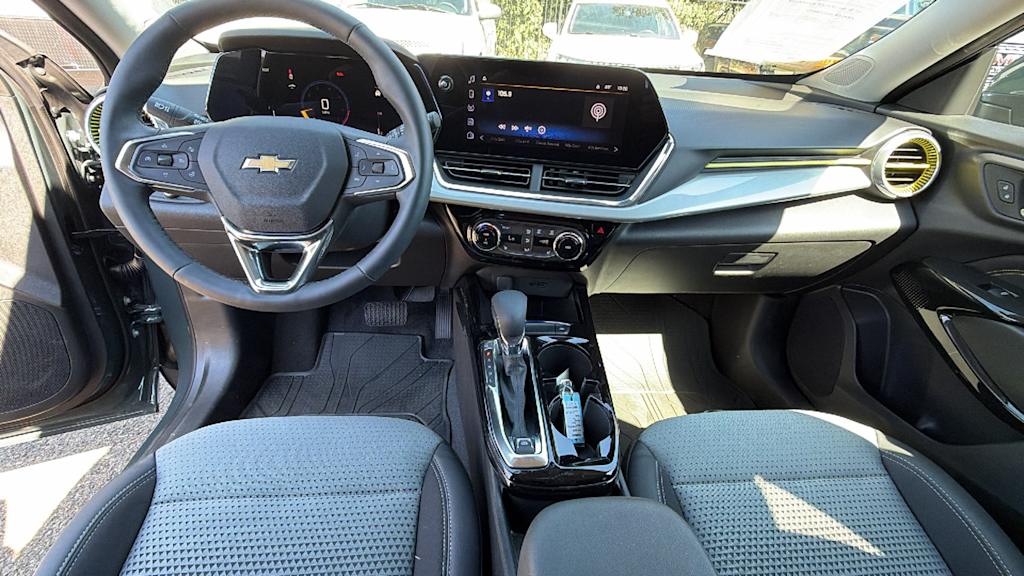 Thumbnail: 2025 Chevrolet Trax - 11