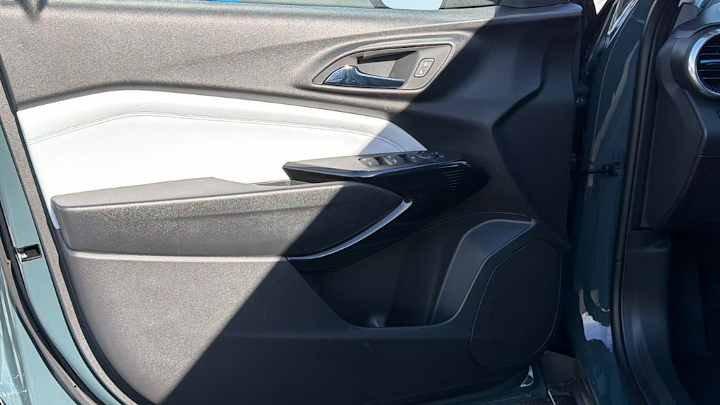 Thumbnail: 2026 Chevrolet Trax - 28